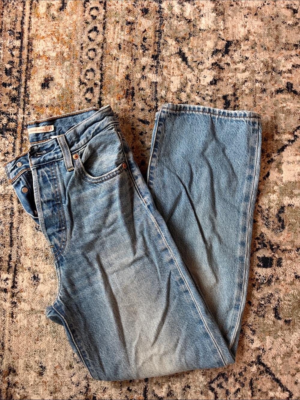 Levi’s ribcage straight ankle jeans